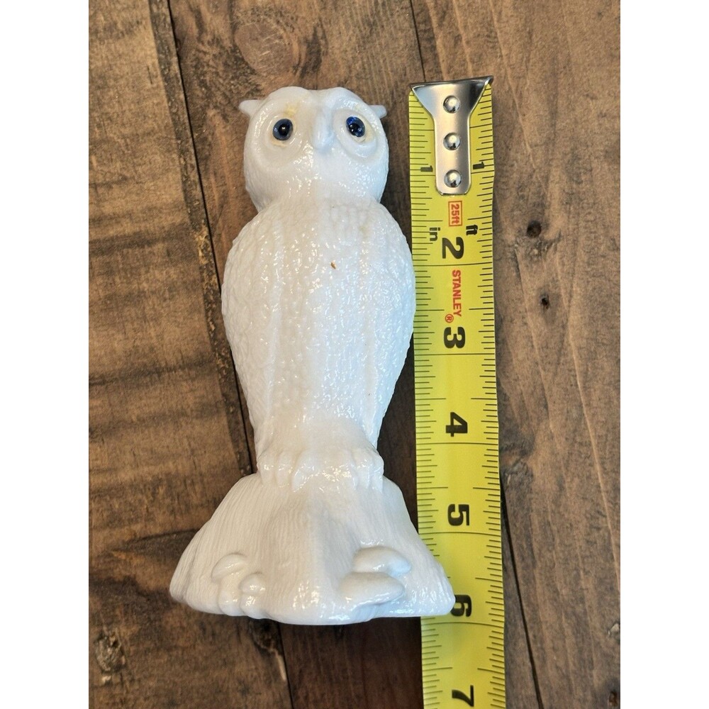 Vintage  Westmoreland milk glass owl figurine - Picture 3 of 3